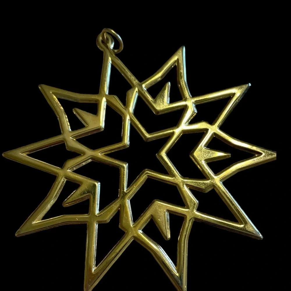 Metropolitan Museum of Art star ornament, brass with gold plate, vintage 1978